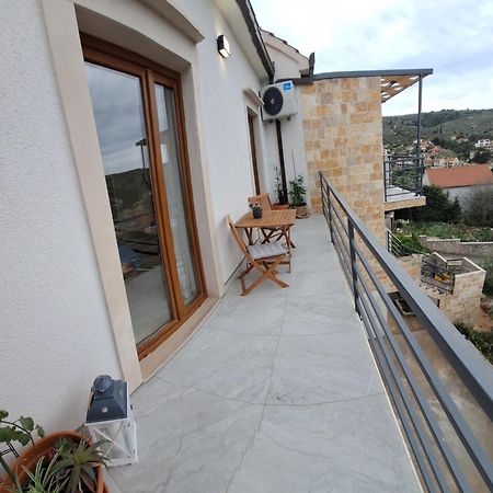 Villa Uzanca Splitska Exterior photo